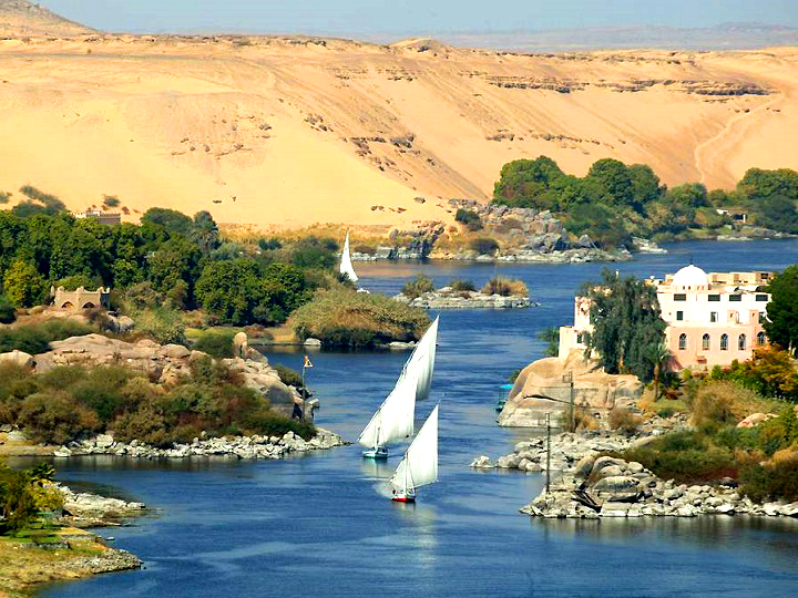 Enjoy the beauty of river nile